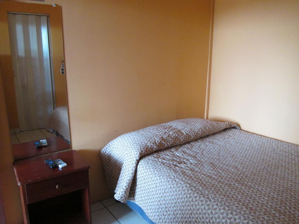 Hotel San Luis Managua Habitación foto